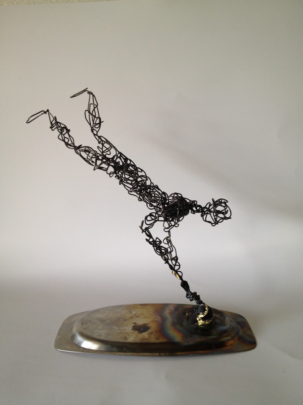 Wire Sculpture blown away - Frank Marino Baker - Drip & Wire Art